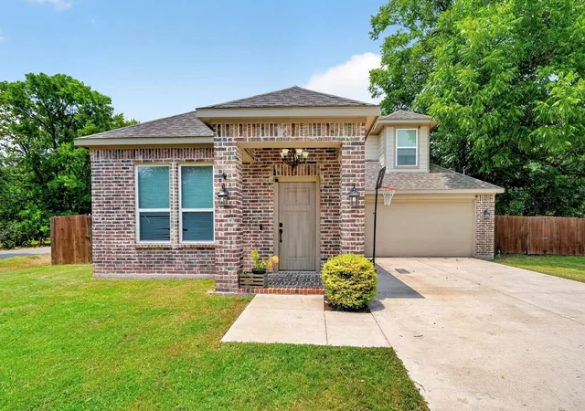 1st image of 602 Main St, Greenville, TX 75401 | MLS# 2251388