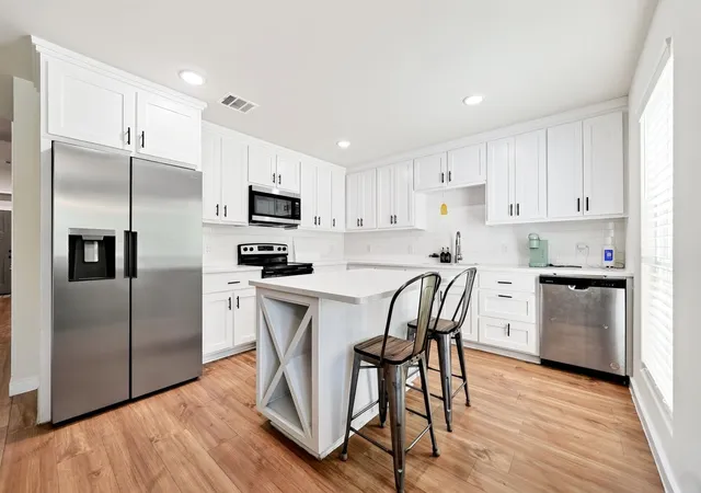 Photo 3 of Single family home for sale at 602 Main St, Greenville, TX 75401 | MLS# 2251388 | Listing updated on 2026-08-14