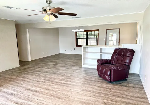 3rd image of 110 Glenview St, Crockett, TX 75835 | MLS# 91607788
