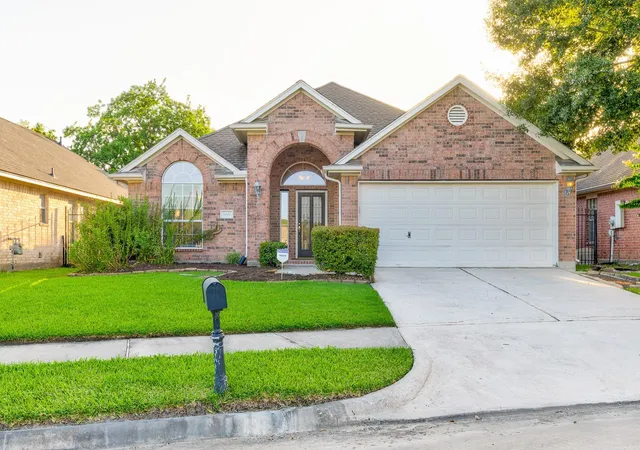 Photo 1 of Sale Pending at 4115 Applerock Dr, Baytown, TX 77521 | MLS# 68211409 | Listing updated on 2026-09-18