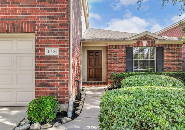image of 11304 Morning Brook Dr, Pearland, TX 77584 | MLS# 65090856