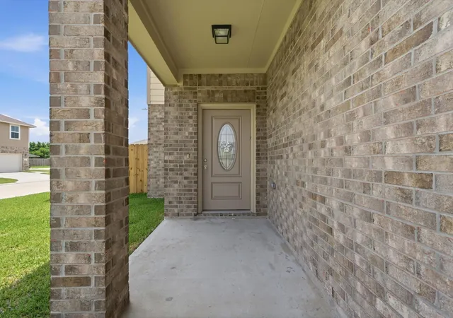 Photo 4 of Single family home for sale at 12210 Heather Flower Ln, Houston, TX 77014 | MLS# 86280020 | Listing updated on 2026-09-25