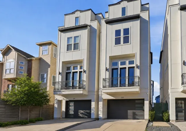 2nd image of 2213 Francis St, Houston, TX 77004 | MLS# 71980200