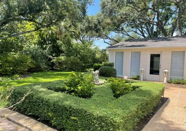Photo 4 of Single family home for sale at 2503 Meadow Ln, El Campo, TX 77437 | MLS# 94397501 | Listing updated on 2026-08-17