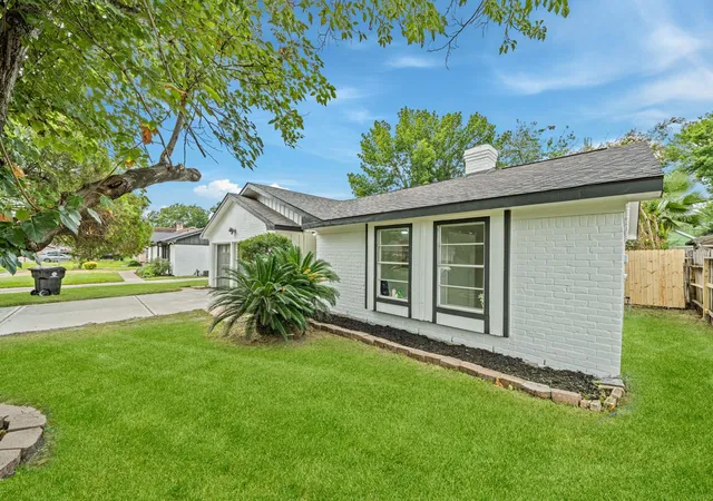 3rd image of 12123 Pompano Ln, Houston, TX 77072 | MLS# 65555867