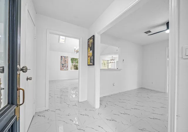 5th image of 12123 Pompano Ln, Houston, TX 77072 | MLS# 65555867