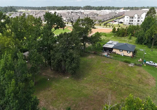Photo 2 of Land for sale at 606 W Powell St, Willis, TX 77378 | MLS# 28699760 | Listing updated on 2026-08-14