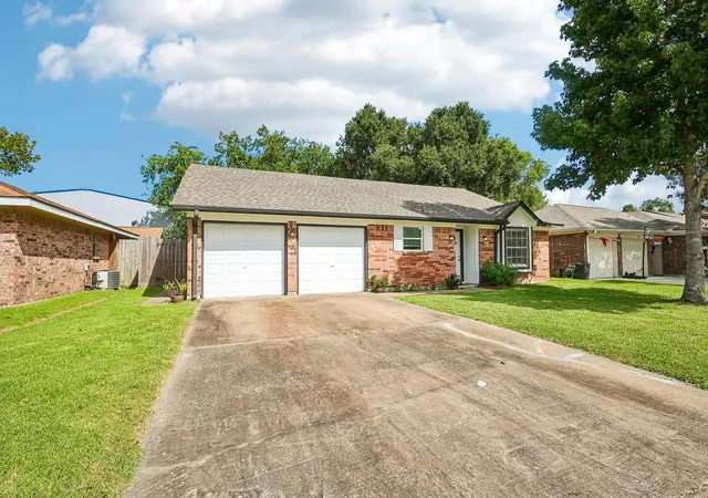 3rd image of 4202 Townes Forest Rd, Friendswood, TX 77546 | MLS# 14716624