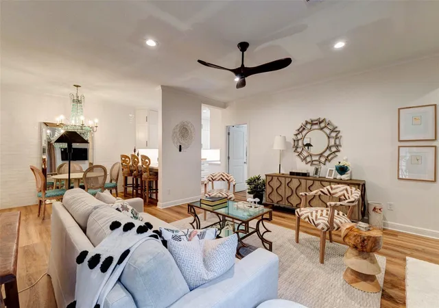 3rd image of 2001 Bering Dr #7L, Houston, TX 77057 | MLS# 13570945