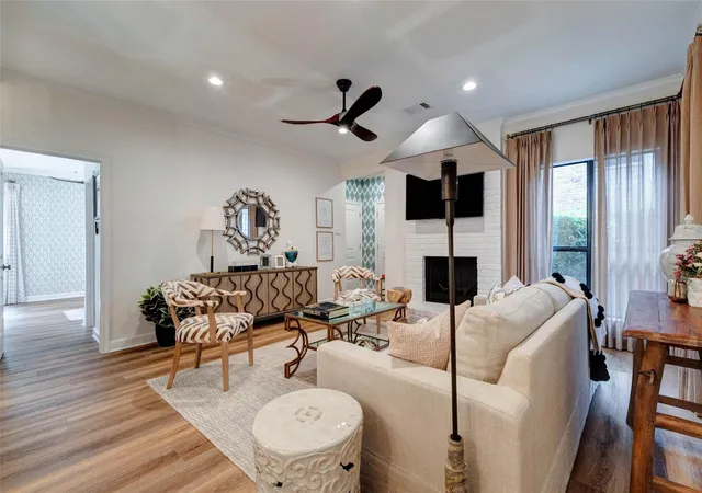 4th image of 2001 Bering Dr #7L, Houston, TX 77057 | MLS# 13570945