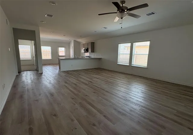 Photo 2 of Single family home for sale at 10475 Sugar Ml Dr, Conroe, TX 77306 | MLS# 62980802 | Listing updated on 2026-09-12
