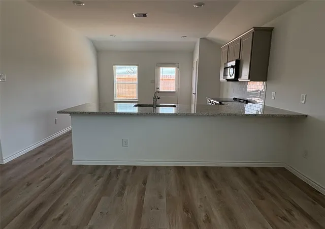 Photo 3 of Single family home for sale at 10475 Sugar Ml Dr, Conroe, TX 77306 | MLS# 62980802 | Listing updated on 2026-09-12