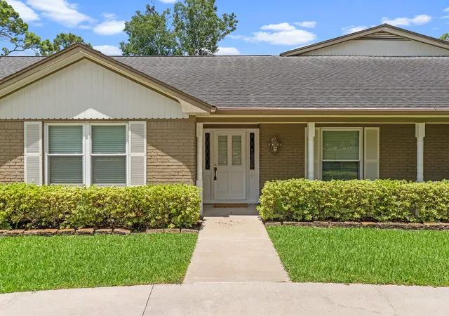 2nd image of 2613 Oak Dr, Bay City, TX 77414 | MLS# 41105851