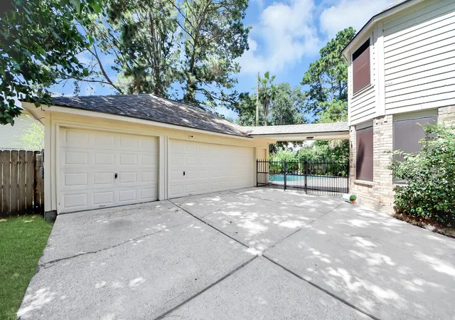 Photo 4 of Sale Pending at 7522 Tumbling Rd, Humble, TX 77346 | MLS# 85952556 | Listing updated on 2026-09-08