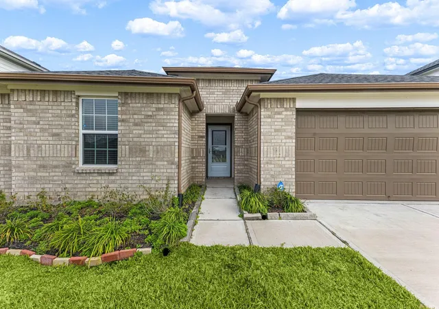 Photo 3 of Single family home for sale at 7315 Audubon Russet Dr, Richmond, TX 77469 | MLS# 45454111 | Listing updated on 2026-09-17
