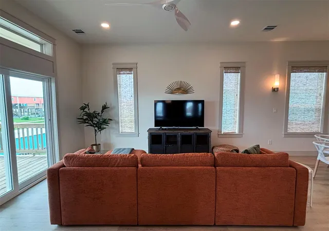 3rd image of 1998 Royalville Ct, Crystal Beach, TX 77650 | MLS# 33708475