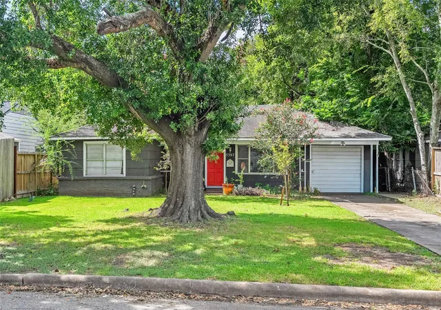 Photo 2 of Multi family home for sale at 5307/9/11/13 Palmetto St, Houston, TX 77081 | MLS# 29053173 | Listing updated on 2026-08-14