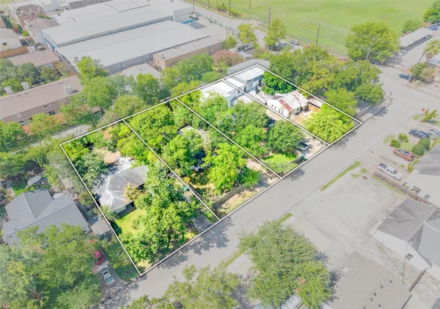 Photo 4 of Multi family home for sale at 5307/9/11/13 Palmetto St, Houston, TX 77081 | MLS# 29053173 | Listing updated on 2026-08-14