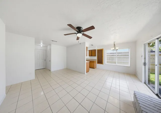 4th image of 5302 Ingomar Wy, Houston, TX 77053 | MLS# 10829672