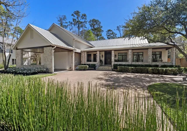 Photo 3 of Mansion for sale at 354 Piney Point Rd, Houston, TX 77024 | MLS# 70881057 | Listing updated on 2026-09-14