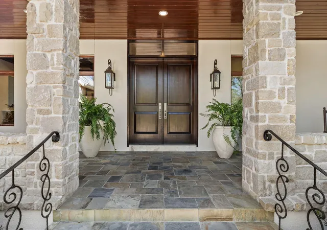 Photo 4 of Single family home for sale at 354 Piney Point Rd, Houston, TX 77024 | MLS# 70881057 | Listing updated on 2026-09-27