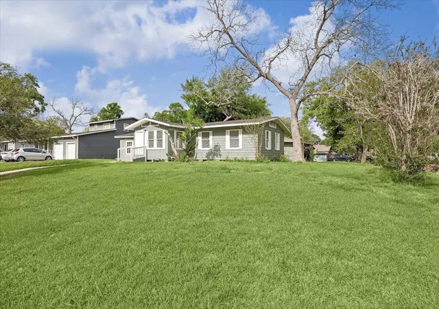 10th image of 613 Winding Way St, Lake Jackson, TX 77566 | MLS# 46516679