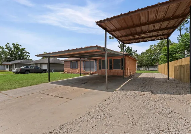 2nd image of 805 Mccardell St, Channelview, TX 77530 | MLS# 76229049