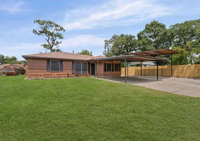 3rd image of 805 Mccardell St, Channelview, TX 77530 | MLS# 76229049