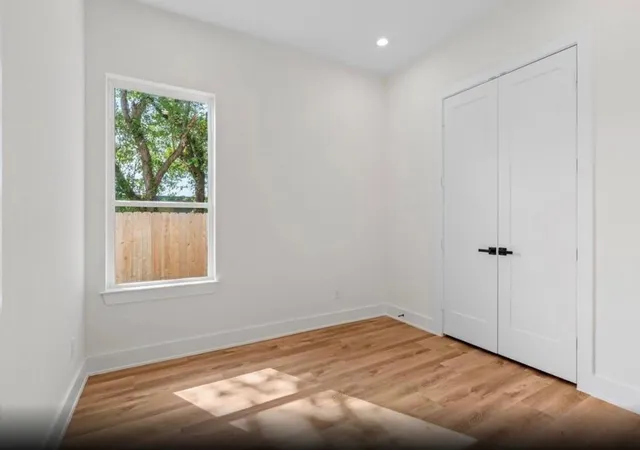 2nd image of 6528 Weston St, Houston, TX 77021