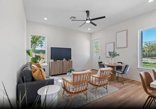 5th image of 6528 Weston St, Houston, TX 77021