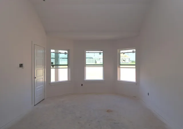 Photo 4 of Single family home for sale at 817 Village Brk Dr, Willis, TX 77378 | MLS# 18886393 | Listing updated on 2026-09-15