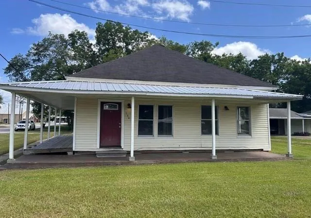 2nd image of 590 W Cora Lee St, Sour Lake, TX 77659 | MLS# 18061654