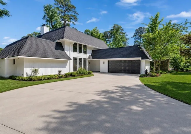 Photo 2 of Single family home for sale at 26 Cherry Hl Dr, Conroe, TX 77304 | MLS# 44807065 | Listing updated on 2026-09-17