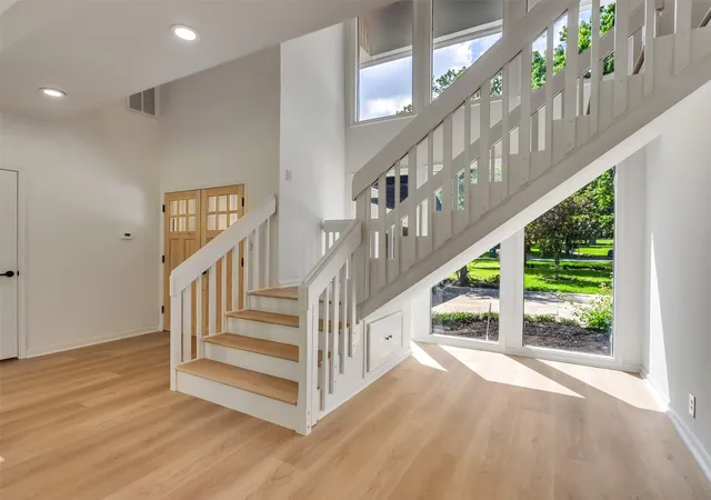 Photo 3 of Single family home for sale at 26 Cherry Hl Dr, Conroe, TX 77304 | MLS# 44807065 | Listing updated on 2026-09-17