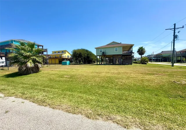 1st image of 882 Gulfview Dr, Crystal Beach, TX 77650 | MLS# 8961172