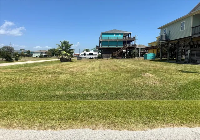 5th image of 882 Gulfview Dr, Crystal Beach, TX 77650 | MLS# 8961172