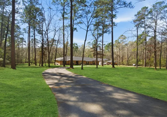 1st image of 233 Pebble Crk, Livingston, TX 77351 | MLS# 82433167