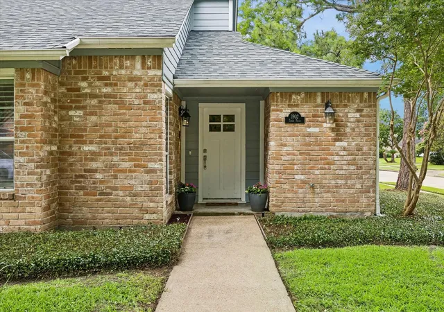 3rd image of 1902 Eagle Falls St, Houston, TX 77077 | MLS# 74451122