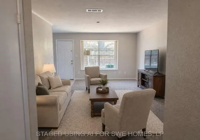 Photo 2 of Single family home for sale at 4931 E Ridge Crk Dr, Houston, TX 77053 | MLS# 41879308 | Listing updated on 2026-08-11