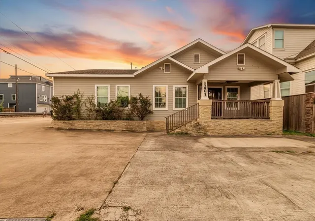 Photo 3 of Sale Pending at 1607 Houston Ave, Houston, TX 77007 | MLS# 84255658 | Listing updated on 2026-08-15
