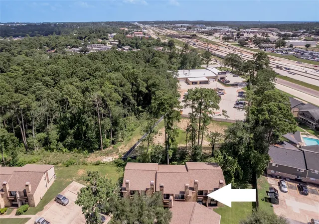 4th image of 2521 Crosstimbers St #F2, Huntsville, TX 77320 | MLS# 14467042
