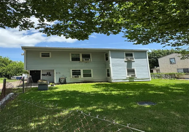 2nd image of 1222 4th Ave N Ave N, Texas City, TX 77590 | MLS# 92393486