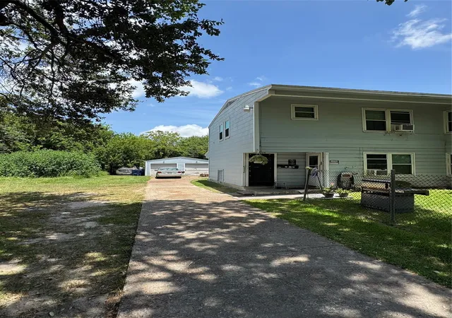 4th image of 1222 4Th Ave N Ave N, Texas City, TX 77590 | MLS# 92393486