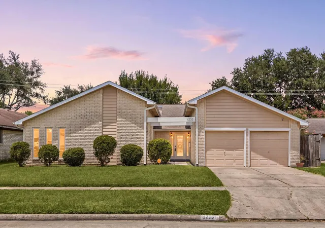 32nd image of 9232 Vickijohn Dr, Houston, TX 77031 | MLS# 18466131