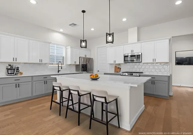 3rd image of 7208 Shadyvilla Lane, Houston, TX 77055 | MLS# 20085778