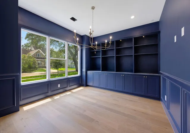 3rd image of 1726 Saxon Dr, Houston, TX 77018 | MLS# 49406063