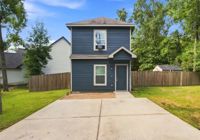 Photo 1 of Single family home for sale at 15081 Travis Ln, Willis, TX 77378 | MLS# 57748969 | Listing updated on 2026-08-31