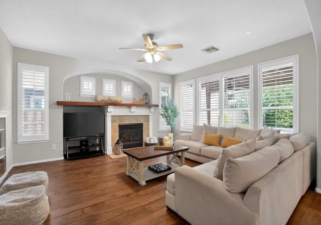 3rd image of 42 Crisp Morning Cir, Spring, TX 77382 | MLS# 96561738