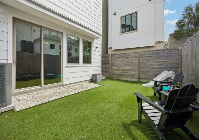 20th image of 2704 Baldwin St, Houston, TX 77006 | MLS# 88986296