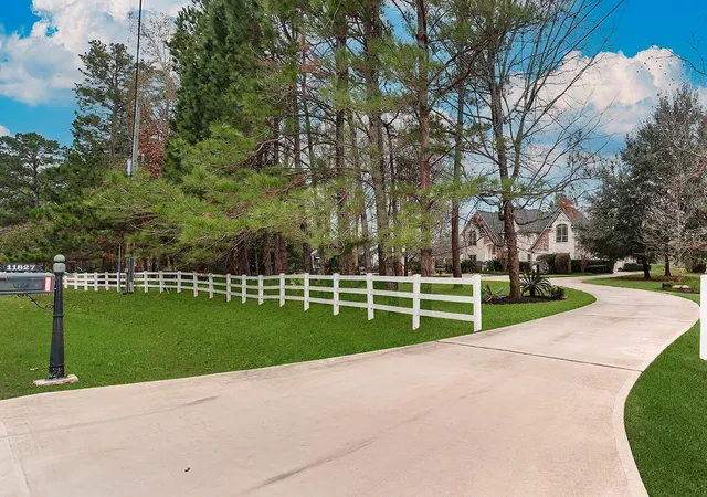 3rd image of 11827 Water Oak Dr, Magnolia, TX 77354 | MLS# 87745061